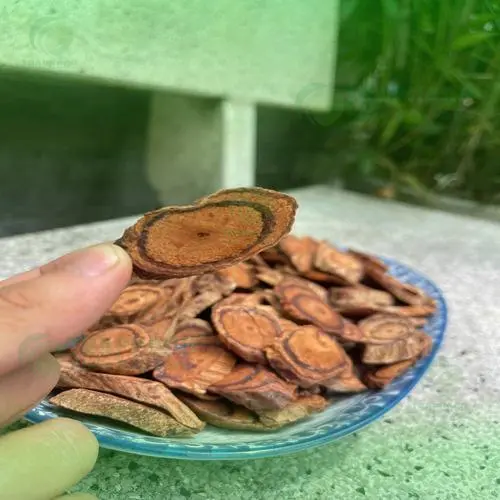 Bảng so sánh hiệu quả pha trà và ngâm rượu Kê Huyết Đằng