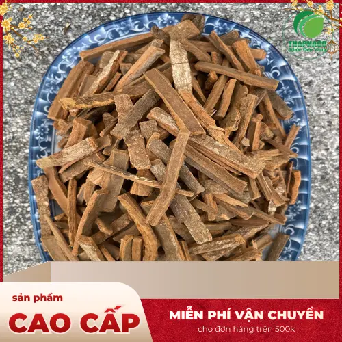 Lát cắt ngang của Hậu Phác thật với vân gỗ rõ nét