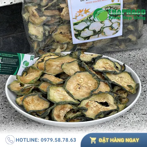 Uống trà bí đao sấy lạnh vào ban đêm